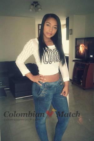 152057 - Shazzkya Age: 34 - Colombia