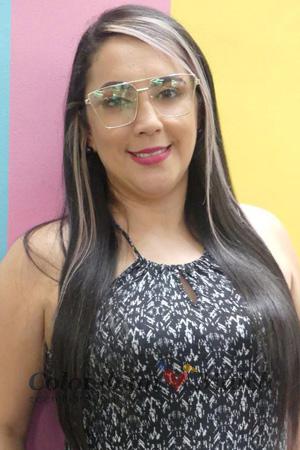 193294 - Janeth Age: 37 - Colombia