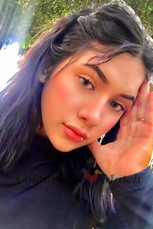 201722 - Gabriela Age: 22 - Colombia