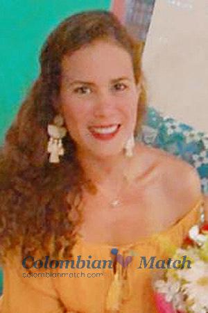202272 - Stephanie Age: 39 - Costa Rica