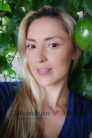 205084 - Ana Maria Age: 42 - Colombia