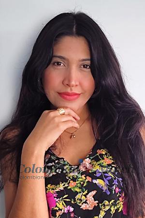 205713 - Stephanie Age: 35 - Colombia