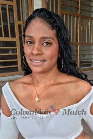 207174 - Emilia Age: 41 - Colombia