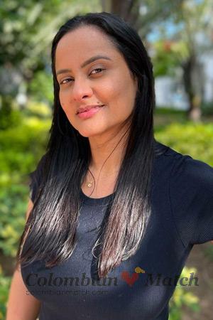 210697 - Karen Age: 41 - Colombia