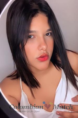210744 - Luisa Age: 24 - Colombia
