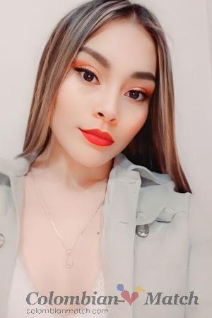 213756 - Laura Age: 23 - Colombia