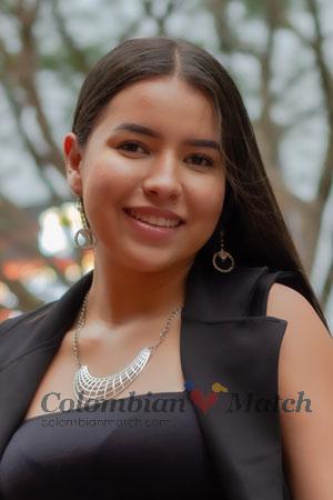 214077 - Laura Age: 21 - Colombia
