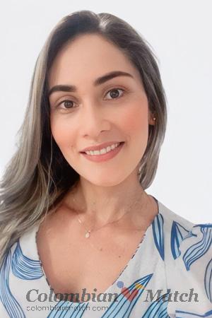 215010 - Ivonne Age: 33 - Colombia