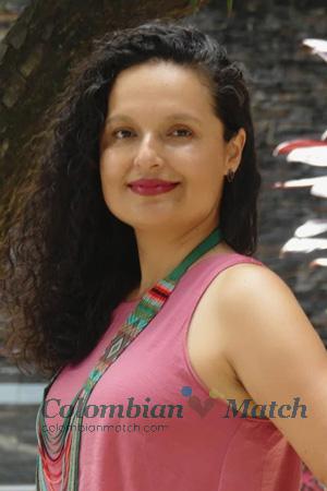 215918 - Alba Age: 45 - Colombia