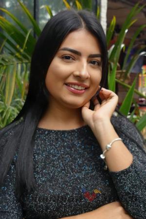 219479 - Laura Age: 27 - Colombia