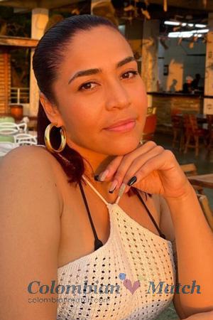 220125 - Yesenia Age: 36 - Colombia