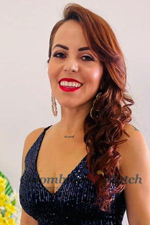 221238 - Fernanda Age: 37 - Costa Rica