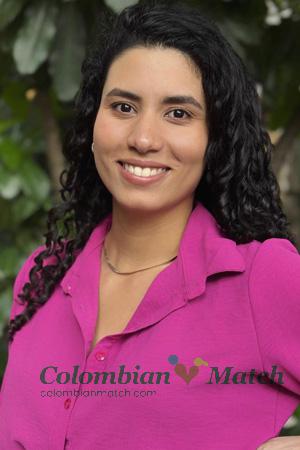 222152 - Laura Age: 28 - Colombia