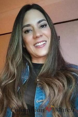 223221 - Maria Fernanda Age: 30 - Costa Rica