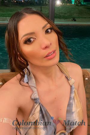 225432 - Laura Age: 34 - Colombia