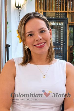 228577 - Llolima Age: 41 - Colombia