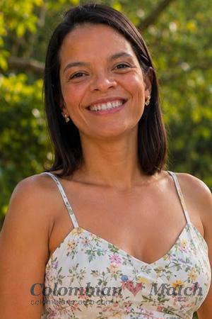 228891 - Yessica Age: 38 - Colombia